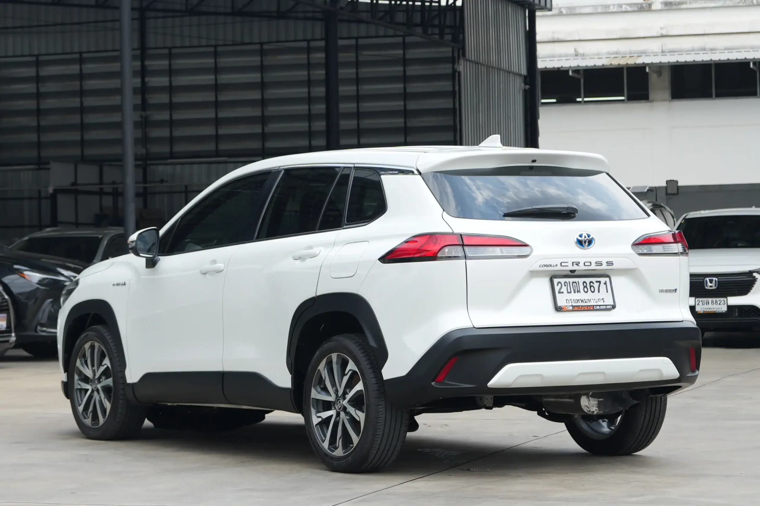 2021 Toyota Corolla Cross 1.8 (ปี 20-26) Hybrid Premium SUV #2ขฒ-8671 - Image 6