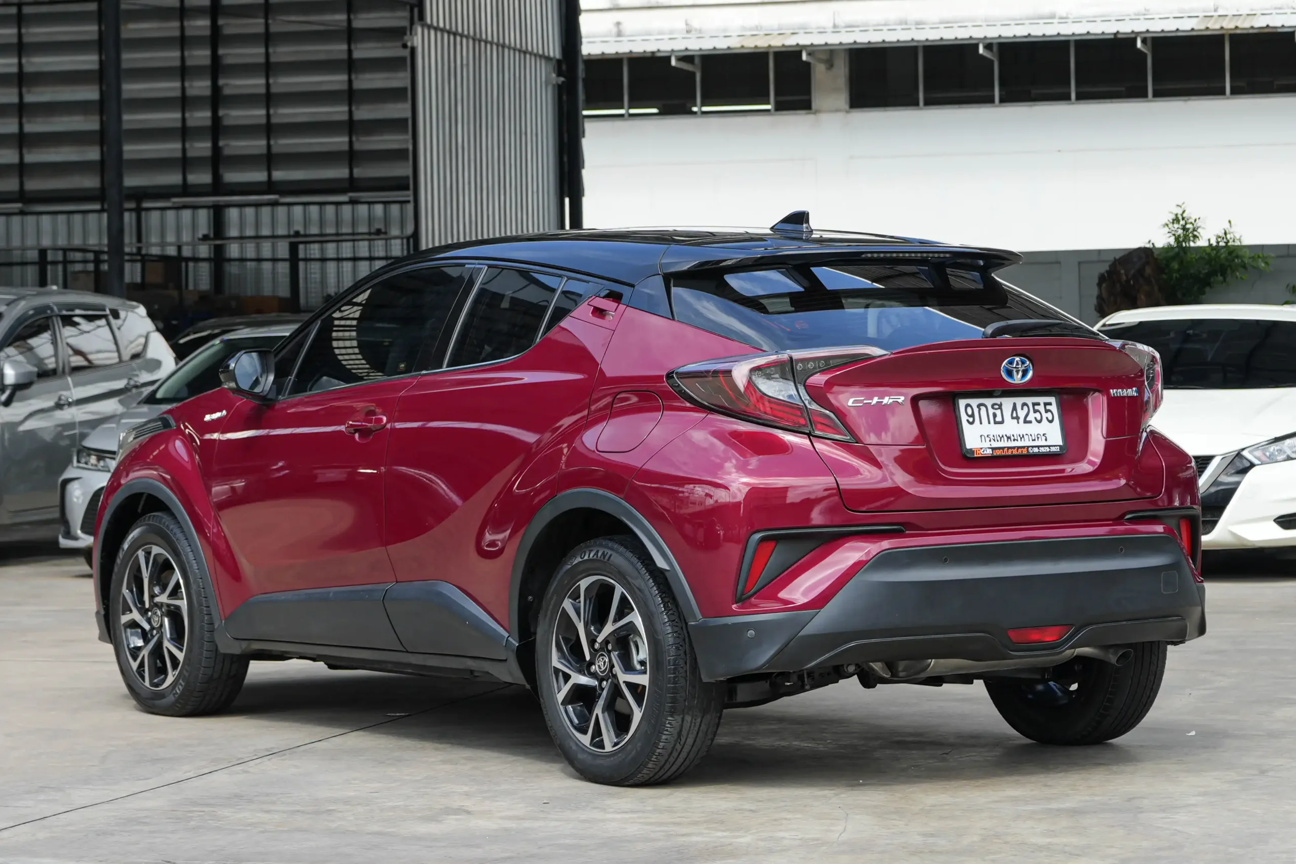 2021 Toyota C-HR 1.8 (ปี 17-23) HEV Premium Safety SUV #9กฮ-4255 - Image 6