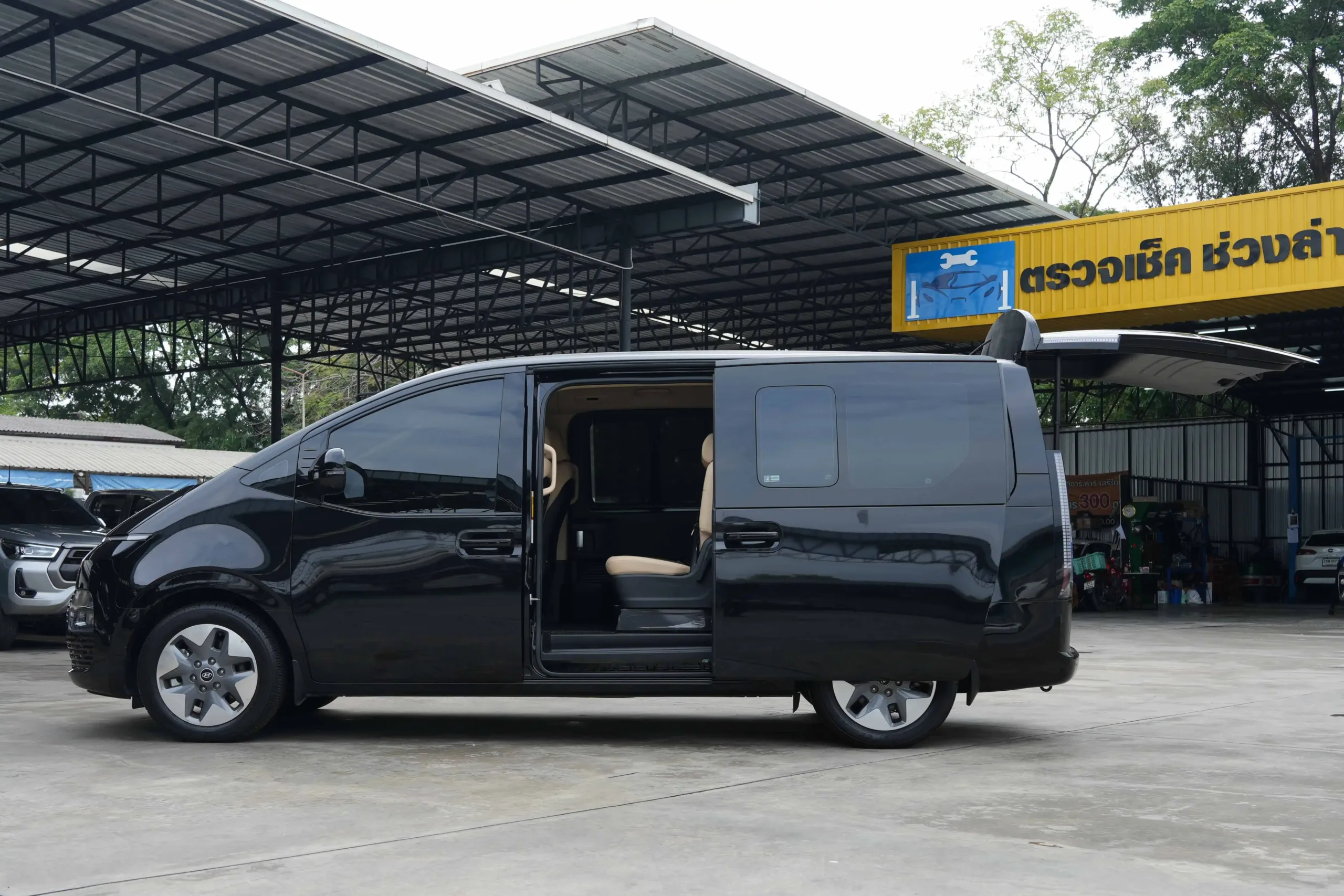2023 Hyundai Staria 2.2 (ปี 21-28) S Van #1นจ-8770 - Image 11