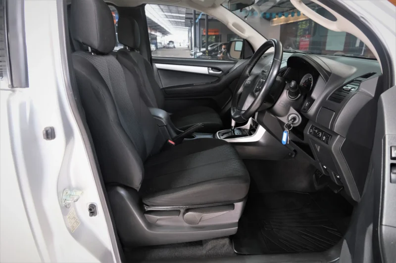 ISUZU D-MAX SPACE-CAB 1.9 Z HI-LANDER 2017 AT #2ฒจ2156 - Image 11