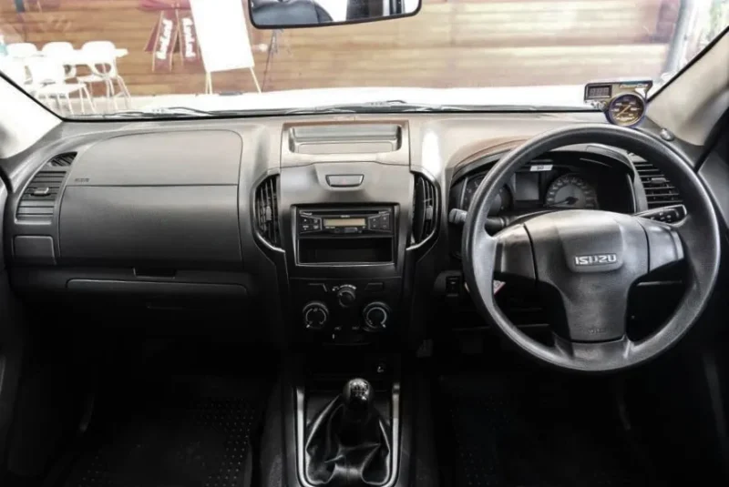 ISUZU D-MAX Cab-4 1.9 S 2018 MT #7กต896 - Image 8