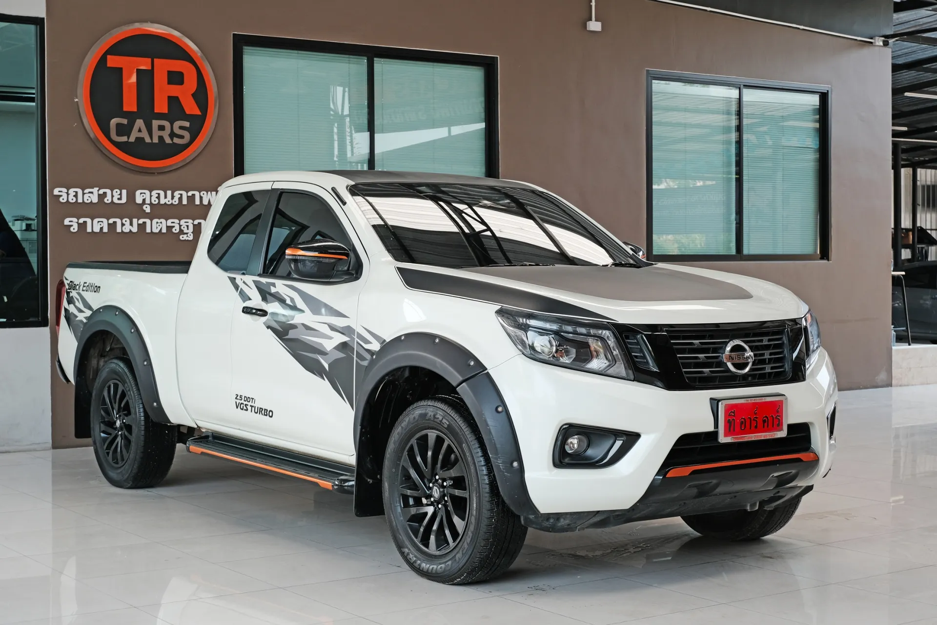 NAVARA NP300 KING CAB BLACK EDITION 2.5 E MT 2019
