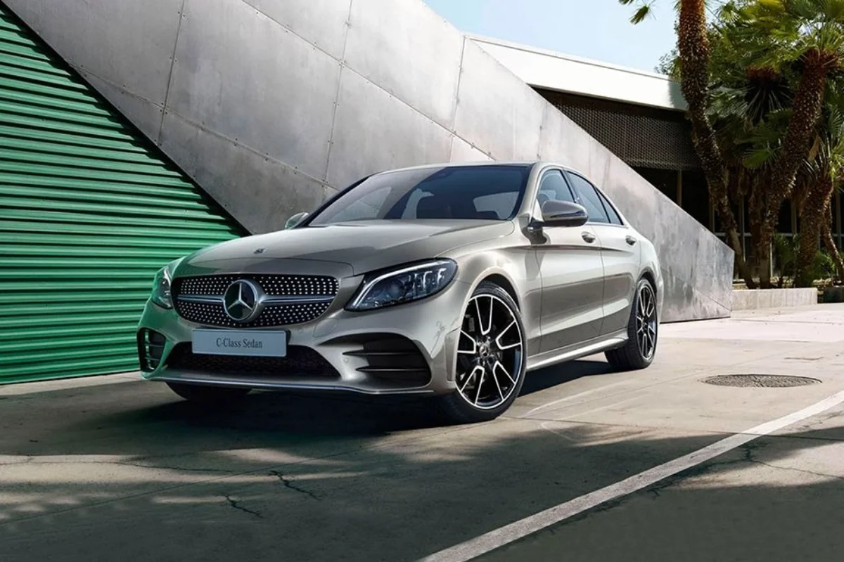 10 รุ่นยอดนิยมของ Benz มือสอง ที่ยังน่าใช้ในปี 2025